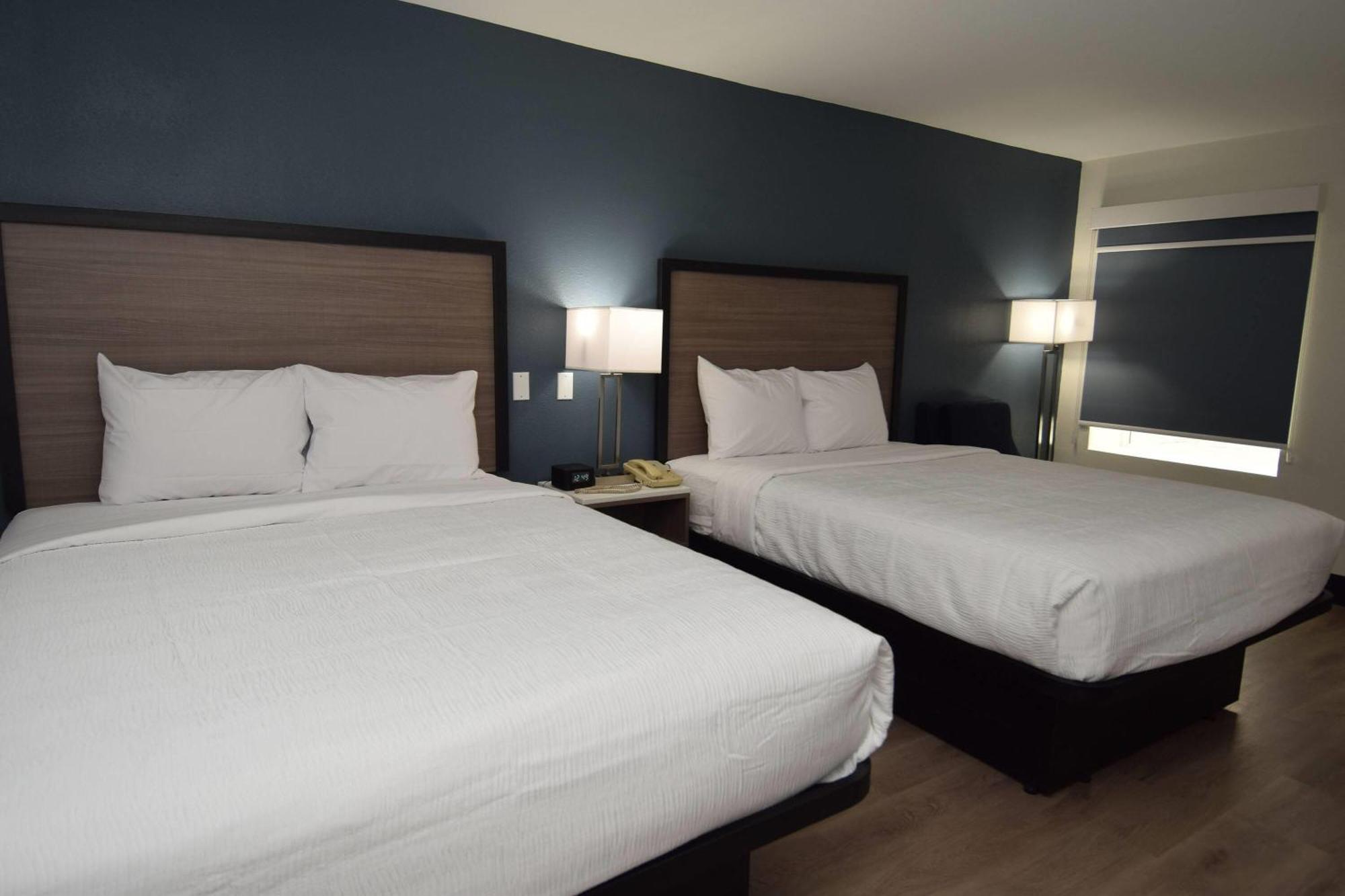 Baymont By Wyndham Batavia - Darien Lake Exterior photo